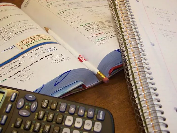 30 Personas comparten historias de cuando sus decisiones o errores cambiaron el curso de sus vidas