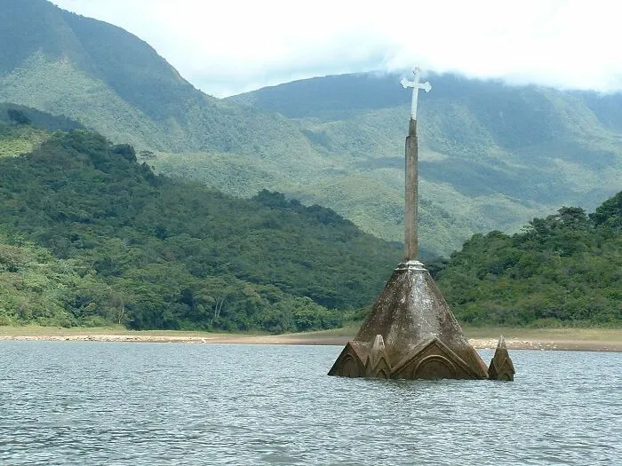 Iglesia de Potosí, hundida y luego reaparecida