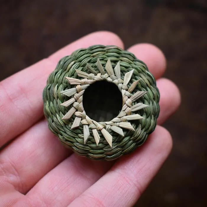 Self-Taught Artist Transforms Leaves And Weeds Into 30 Mini Hand-Woven Baskets
