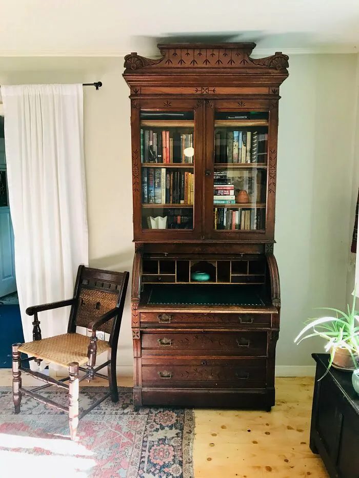 Mi tatarabuelo comenzó un negocio de plomería en St. Paul, Minnesota, en la década de 1880. Acabo de heredar su escritorio