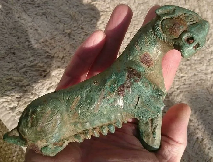 Decoración de carro de tigresa romana - Encontrado detectando metales en Norfolk, Reino Unido