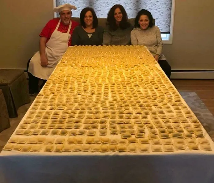 887 Raviolis hechos a mano, una tradición navideña de más de 100 años