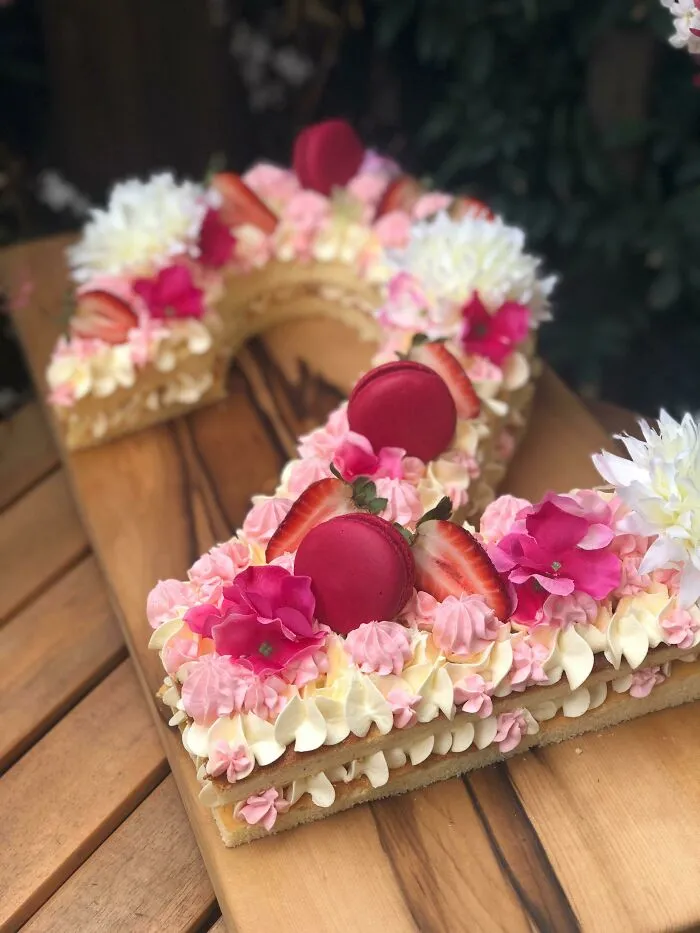 Tarta de cumpleaños casera de vainilla