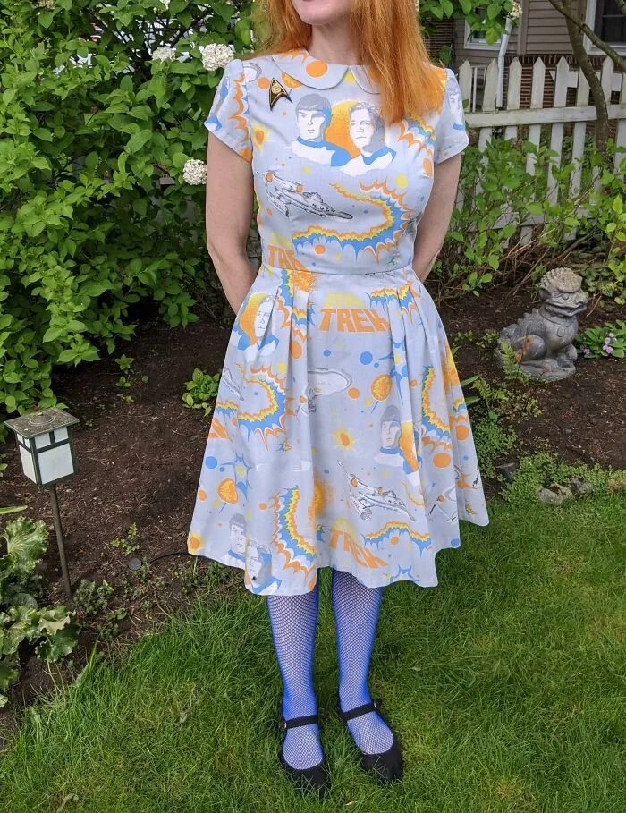 Otro vestido que hice con una sábana vintage que hallé en Goodwill, también conocido como el cofre de tesoros