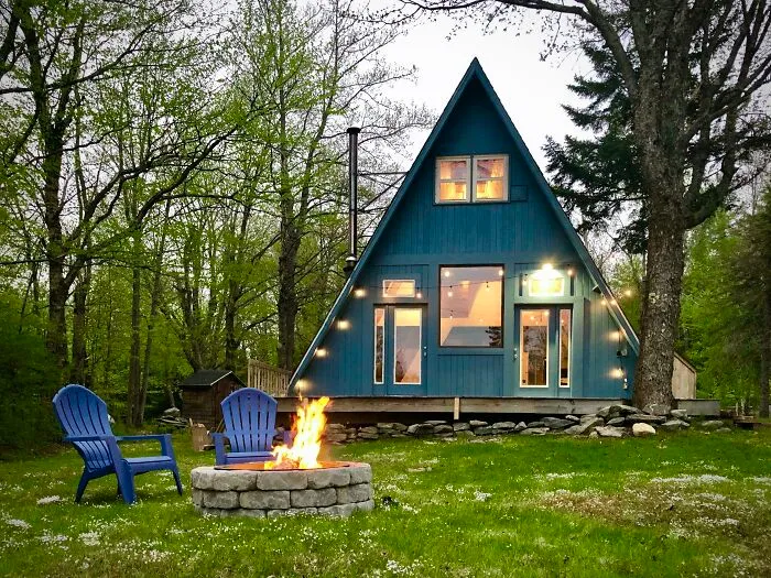 Hemos pasado toda la cuarentena para poner esta belleza en forma. Finalmente listo para nuestra primera fogata y pasar la noche en Wilmington, Vermont