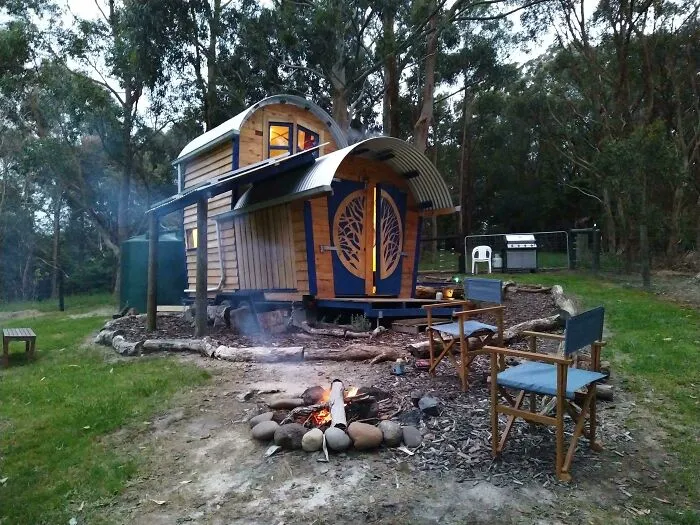 El Airbnb donde mi esposa y yo estamos pasando el fin de semana, en Victoria, Australia. ¡Es tan lindo!