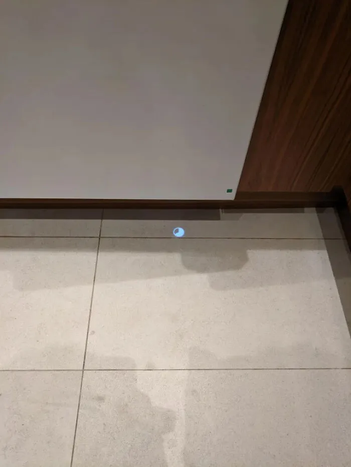 Este lavavajillas proyecta un temporizador en el suelo