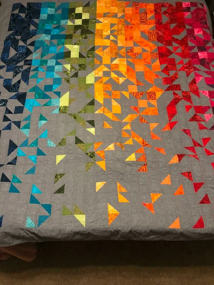 My Mom Started Quilting A Couple Years Ago. She Recently Made This Beauty For Me. She Isn’t On Reddit, But I Wanted To Put This Somewhere For Her To Get Some Recognition For Her Great Work