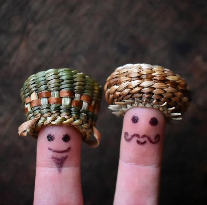 Self-Taught Artist Transforms Leaves And Weeds Into 30 Mini Hand-Woven Baskets
