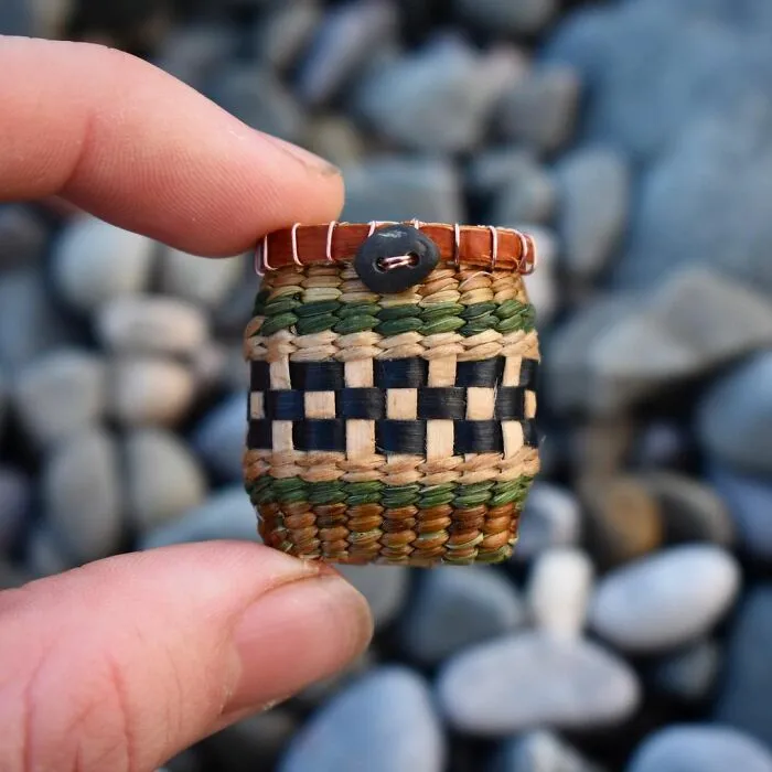 Self-Taught Artist Transforms Leaves And Weeds Into 30 Mini Hand-Woven Baskets