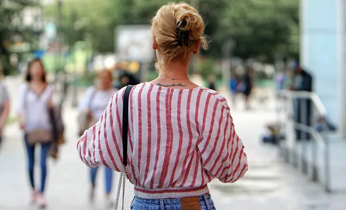29 People Share How They Can Tell If A Tourist Is American