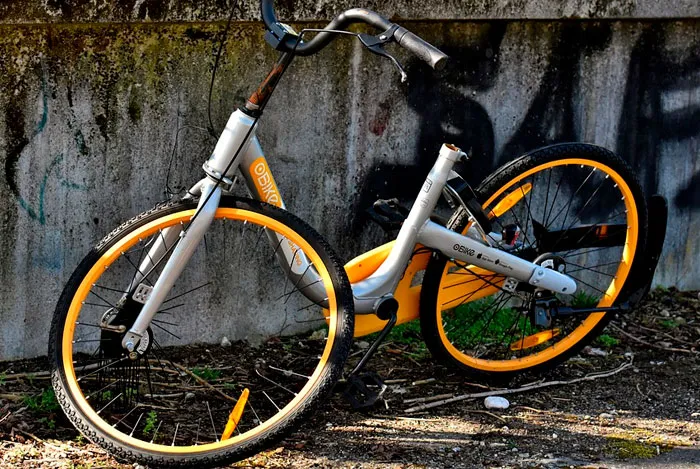 People Are Sharing "Unwritten Rules" Of Life That Everyone Should Be Aware Of (40 Answers)