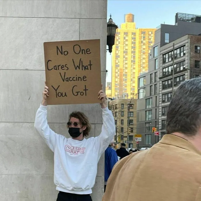 Dude Keeps Protesting Annoying Everyday Things With Funny Signs (35 New Pics)