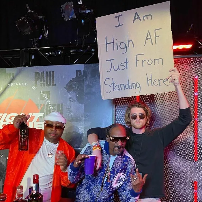 Dude Keeps Protesting Annoying Everyday Things With Funny Signs (35 New Pics)