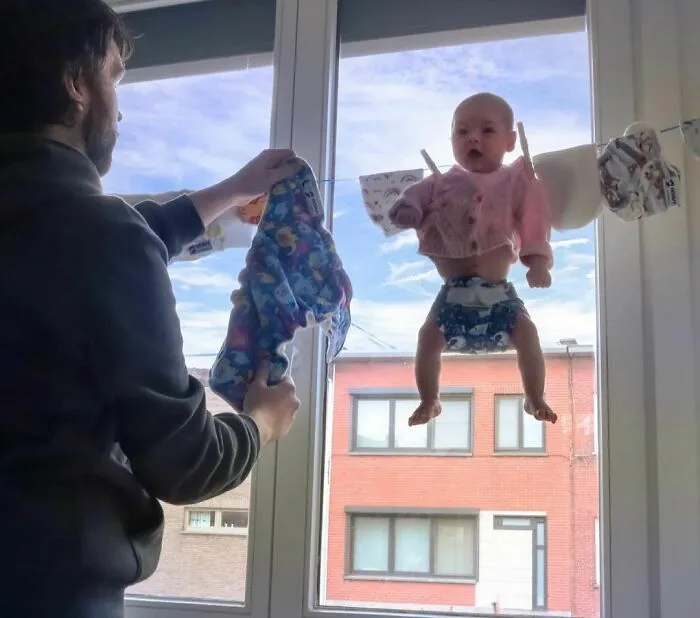 ¡Día de lavandería! Mamá nos pidió que laváramos la ropa y bañáramos a Aster. Por suerte papá es lo suficientemente inteligente como para hacer ambas cosas al mismo tiempo