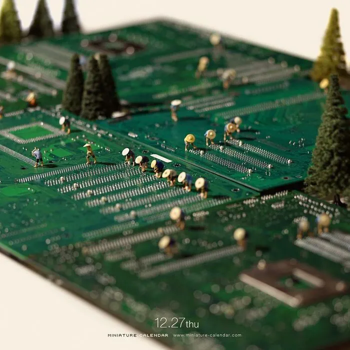 Japanese Artist Has Been Creating Miniature Dioramas Every Day For Seven Years (45 New Pics)