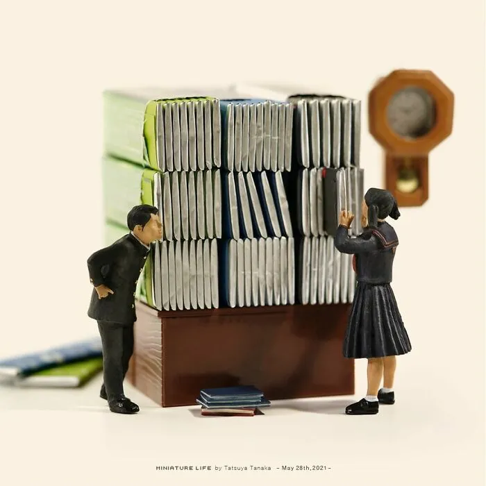 Japanese Artist Has Been Creating Miniature Dioramas Every Day For Seven Years (45 New Pics)