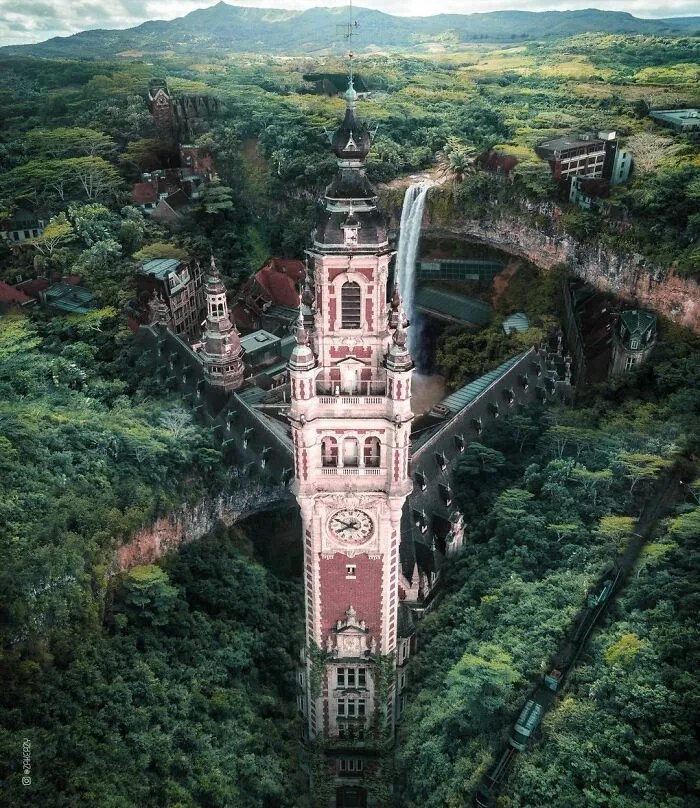 Digital Artist Creates Magical And Surreal Images From Architecture And Fragments Of Nature (55 Pics)