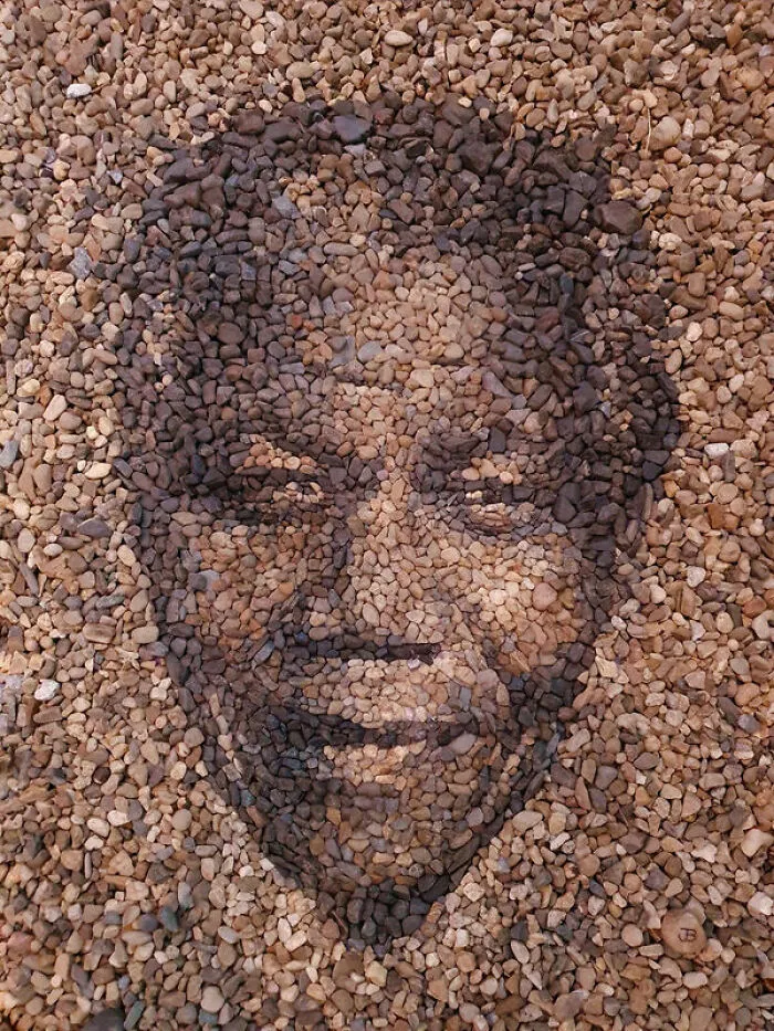 This Artist Creates Intricate Art Using Pebbles (26 Pics)