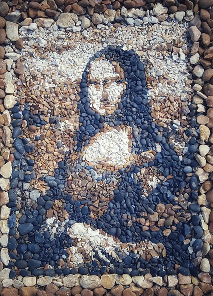This Artist Creates Intricate Art Using Pebbles (26 Pics)