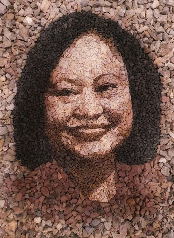 This Artist Creates Intricate Art Using Pebbles (26 Pics)