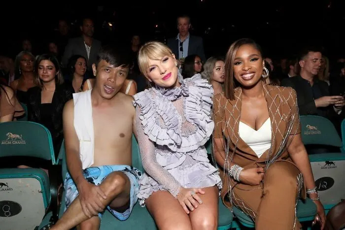 Guy Creates Funny And Silly Edits Of Him Hanging Out With Celebrities (78 Pics)