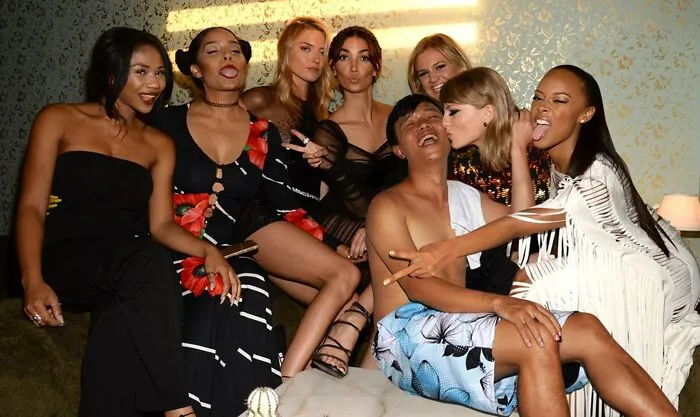 Guy Creates Funny And Silly Edits Of Him Hanging Out With Celebrities (78 Pics)