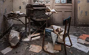 I Visited Creepy Abandoned Steel Industry Headquarters And Captured These 12 Photos