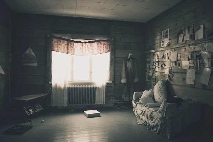 Here Are 34 Eerily Beautiful Liminal Spaces I Captured (34 Pics)