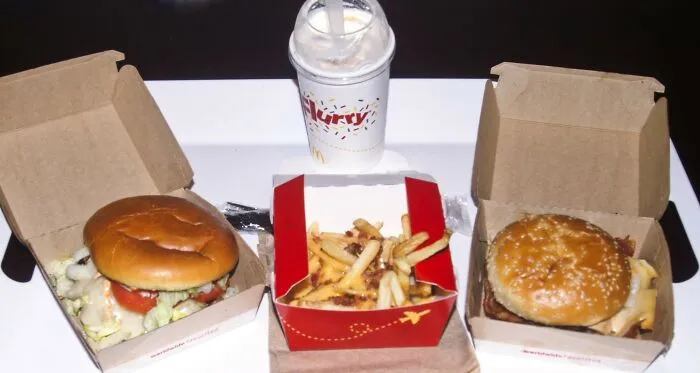 35 Things "Rich People" Do That Others Find Inconsiderate And Annoying