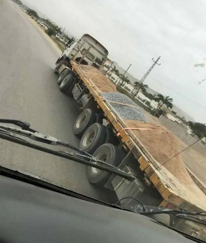 This Facebook Group Documents Examples Of Bad Drivers, And Here Are 35 Of Their Funniest Posts