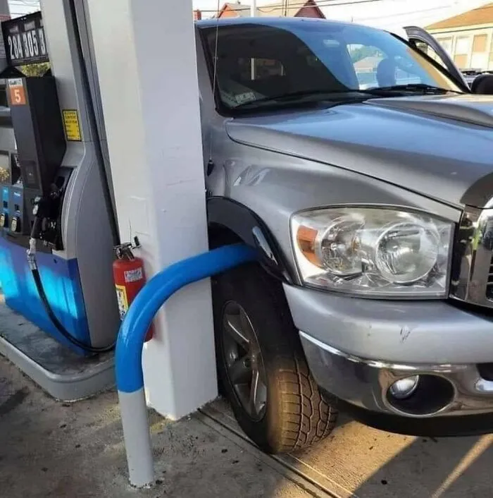 This Facebook Group Documents Examples Of Bad Drivers, And Here Are 35 Of Their Funniest Posts