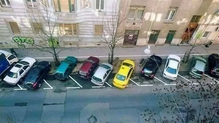 This Facebook Group Documents Examples Of Bad Drivers, And Here Are 35 Of Their Funniest Posts