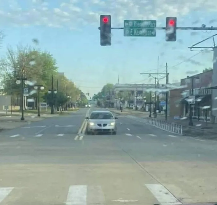 This Facebook Group Documents Examples Of Bad Drivers, And Here Are 35 Of Their Funniest Posts