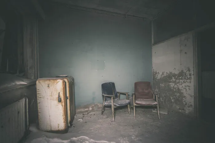 Here Are 34 Eerily Beautiful Liminal Spaces I Captured (34 Pics)
