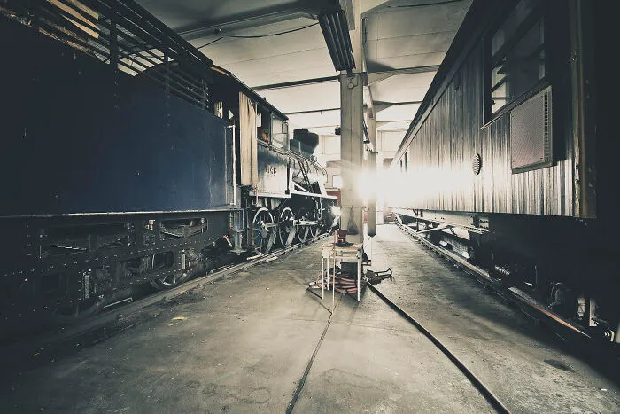 Here Are 34 Eerily Beautiful Liminal Spaces I Captured (34 Pics)
