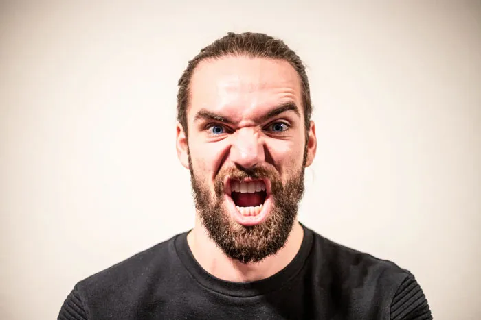 30 Things People Do That Just Scream "I'm Very Insecure"