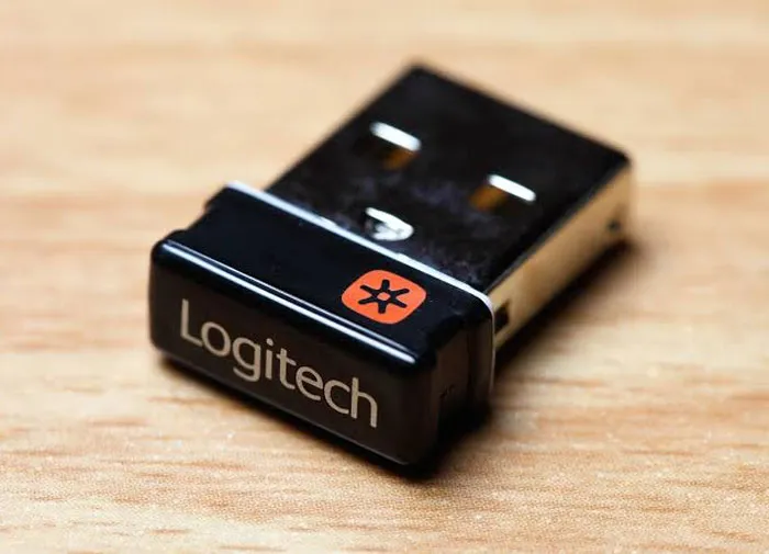 "¿Puedes ayudarme a sacar los archivos de este USB?"  y que te den uno de estos