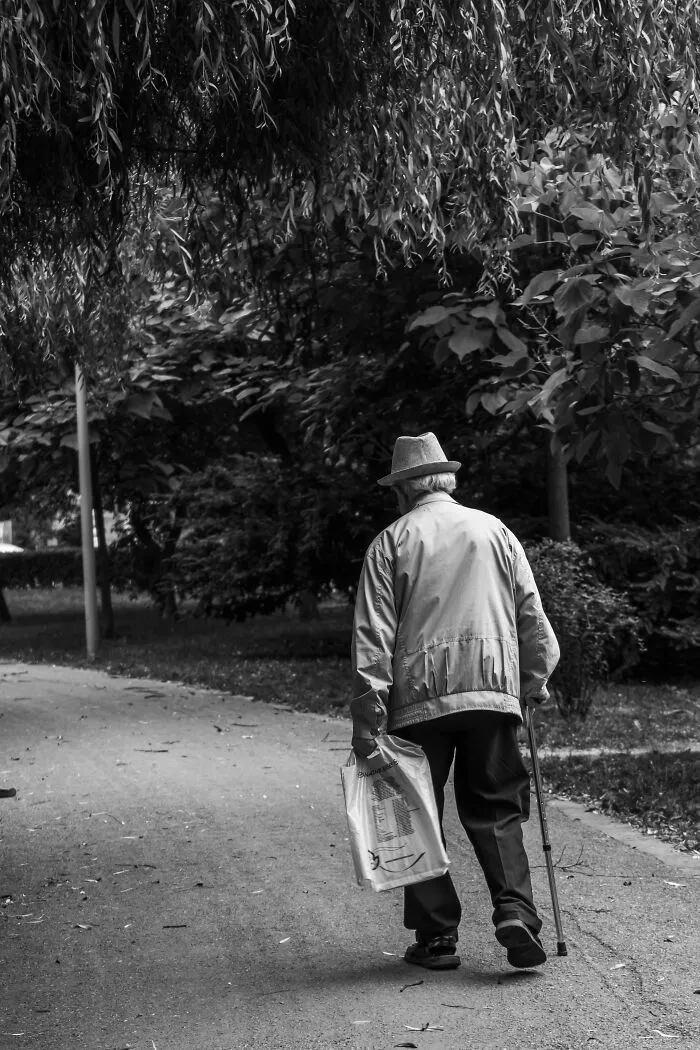 Estas 20 personas compartieron señales de “peticiones de ayuda” que no son tan obvias
