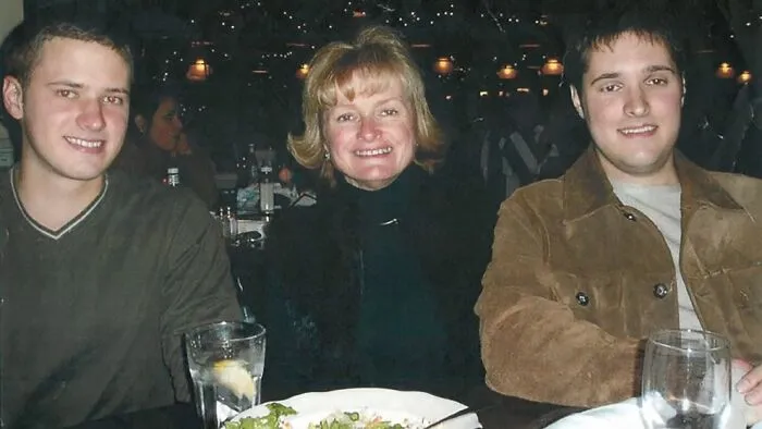 Los Whitaker en una cena de graduación