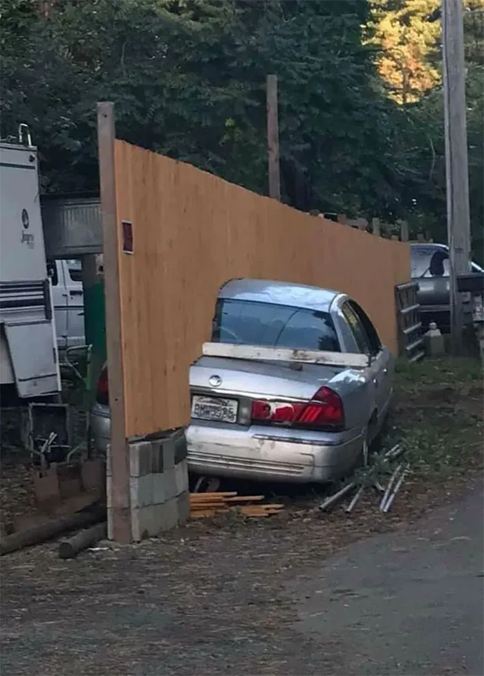 Ya he terminado la valla, jefe