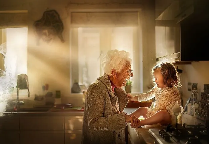 I Capture Grandparents With Their Grandkids Because No One Ever Photographed Me With Mine (27 Pics)