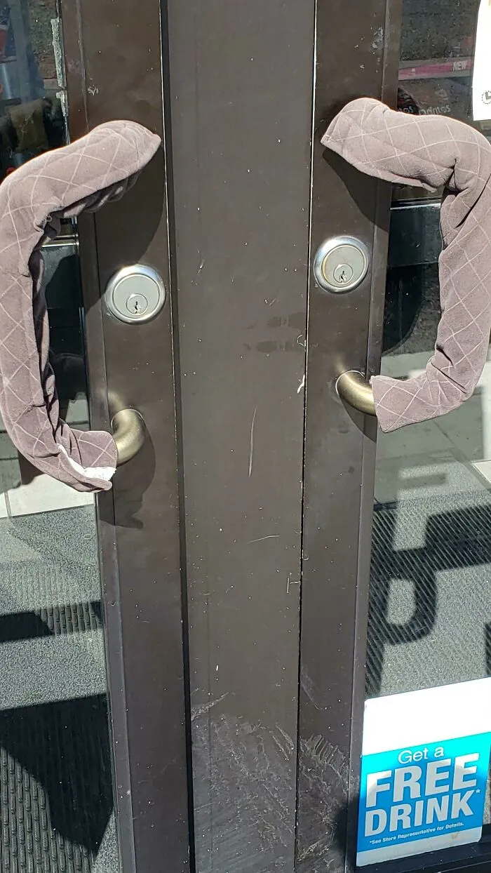 It's So Hot Here In CA That This Gas Station Puts Covers On The Door Handles To Prevent One From Burning Their Hands