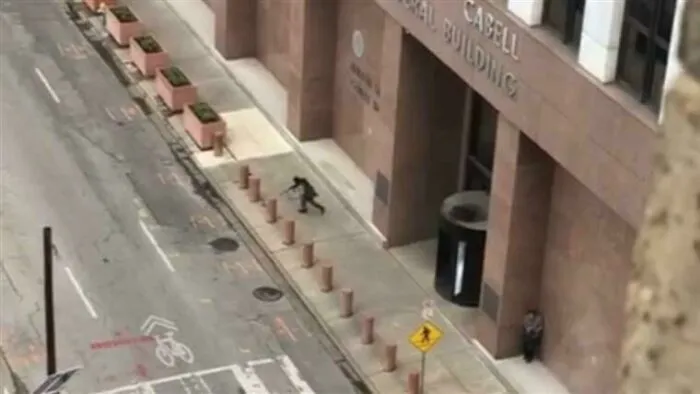 The Position Of The Camera Man Who Took The Picture Of The Dallas Shooter