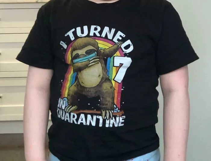 La camiseta de mi hermanito