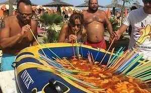 50 Times People Would’ve Rather Gotten Cups And Glasses Instead Of These Disasters