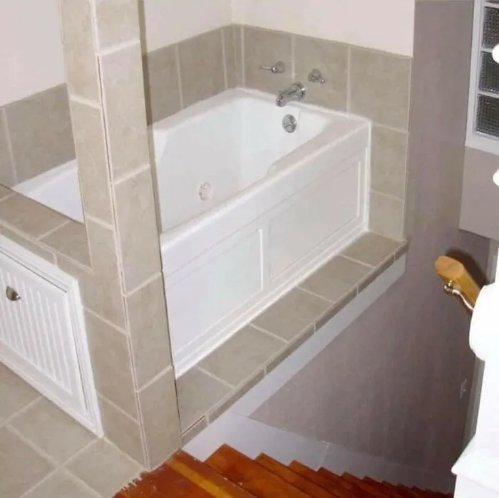 Salir De Una Bañera Por Una Escalera, ¿alguien Quiere?
