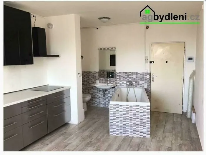 Excellent Bathtub Placement