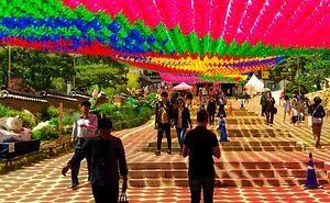 South Korea Is A Whole Different World, And These 50 Photos Are Here To Prove It