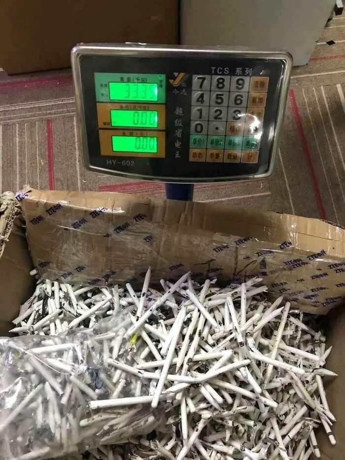 33 Kilograms Of Apple Pencils That Got Snapped In Half
